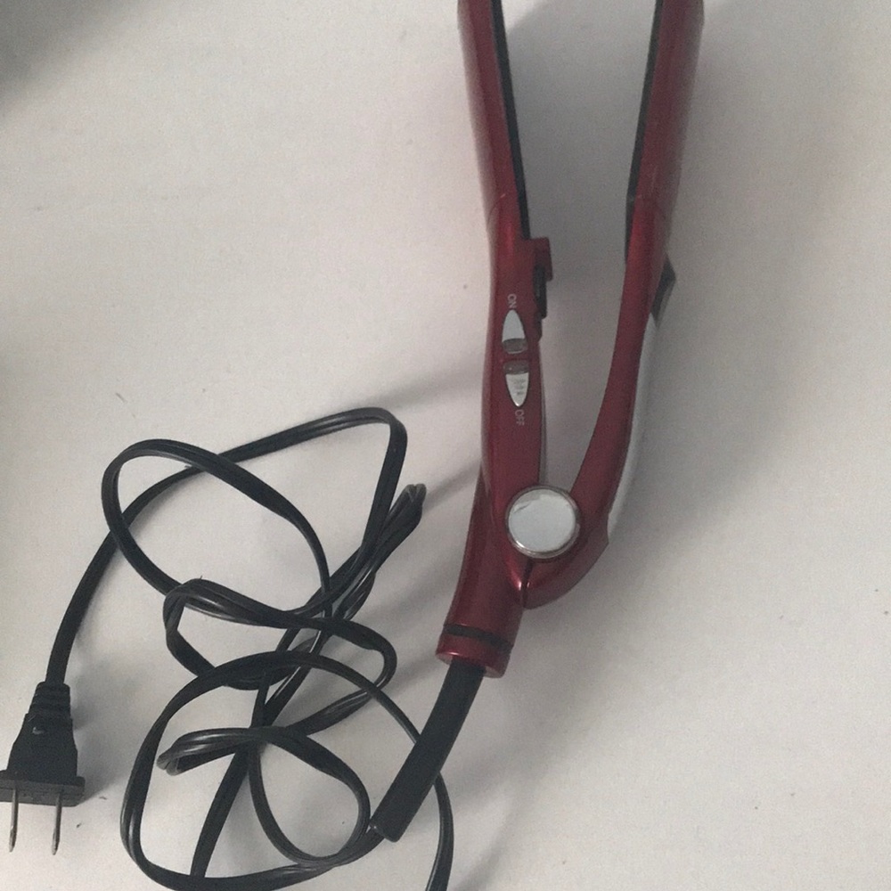 Straightener - Picture 2 of 3